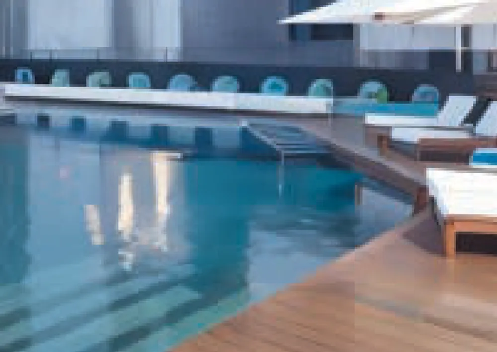 Swimming pool at Lake Ridge City